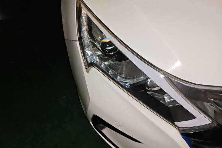 Used BYD Qin New Energy 2015 1.5T Dual-Crown Flagship Plus Edition Right Front Headlight