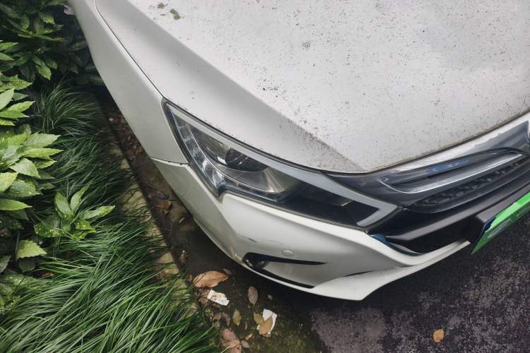 Used BYD Qin New Energy 2015 1.5T Dual-Crown Flagship Plus Edition Right Front Headlight
