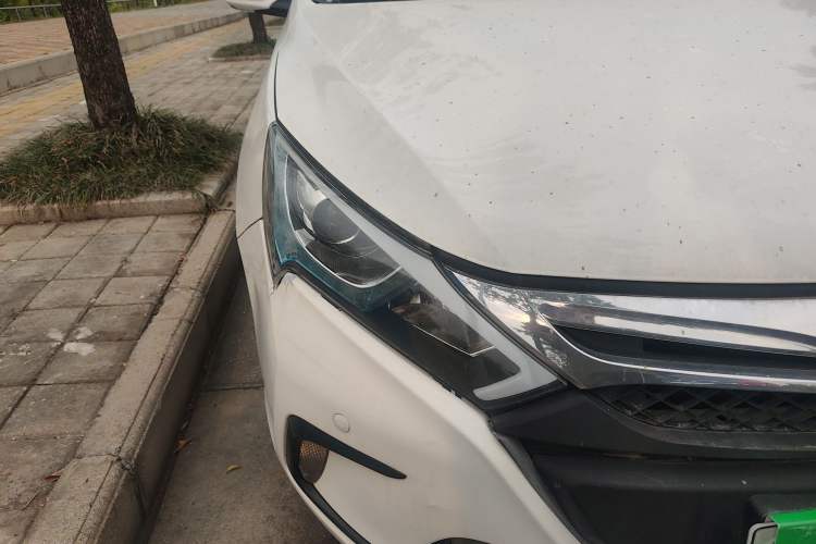 Used BYD Qin New Energy 2015 1.5T Dual-Crown Flagship Edition Right Front Headlight