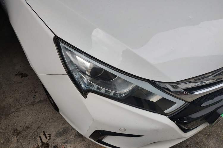 Used BYD Qin New Energy 2015 1.5T Dual-Crown Flagship Edition Right Front Headlight
