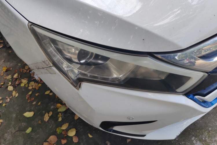 Used BYD Qin New Energy 2015 1.5T Dual-Crown Flagship Plus Edition Right Front Headlight