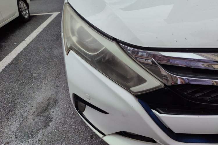 Used BYD Qin New Energy 2015 1.5T Dual-Crown Flagship Edition Right Front Headlight