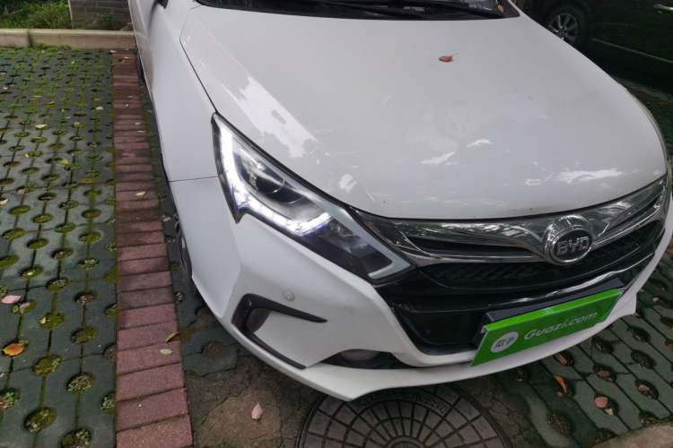 Used BYD Qin New Energy 2015 1.5T Dual-Crown Flagship Edition Right Front Headlight