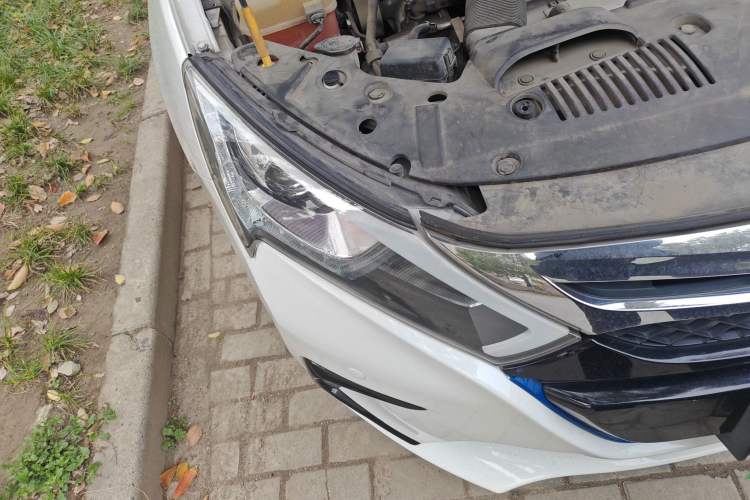Used BYD Qin New Energy 2015 1.5T Dual-Crown Flagship Plus Edition Right Front Headlight