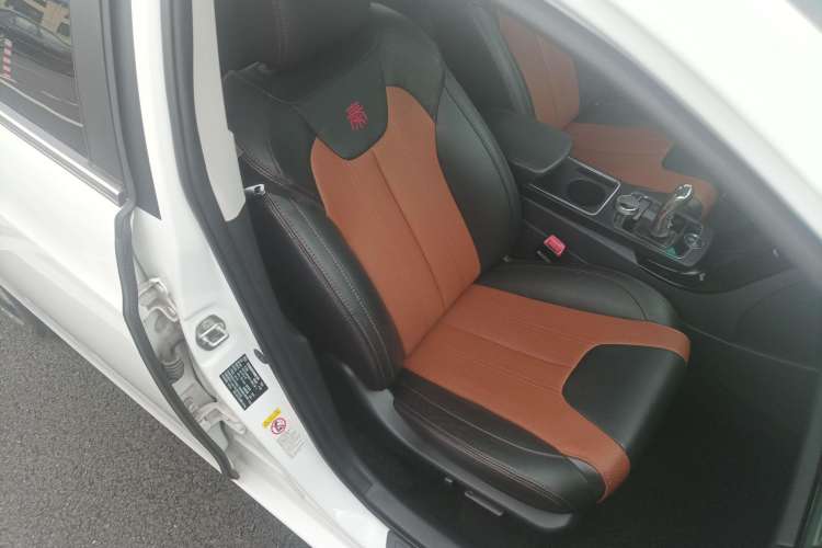 Used BYD Qin New Energy 2015 1.5T Dual-Crown Flagship Plus Edition Right Front Seat
