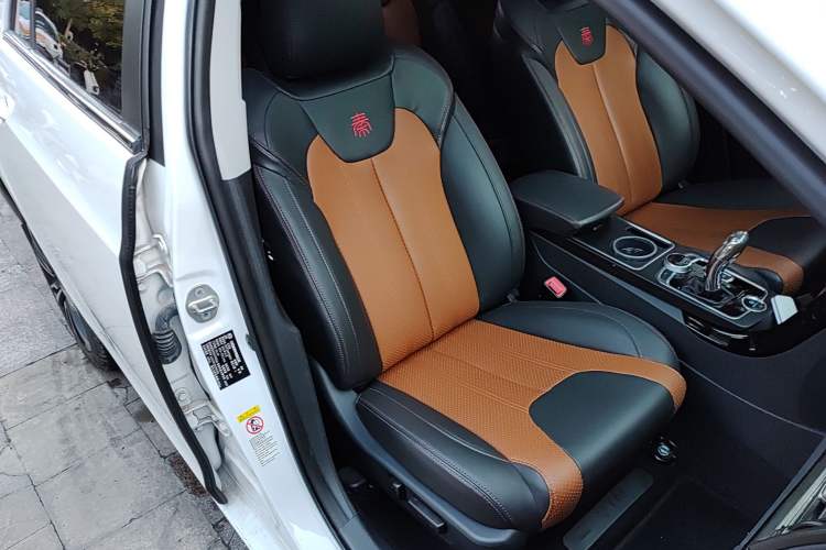 Used BYD Qin New Energy 2015 1.5T Dual-Crown Flagship Plus Edition Right Front Seat