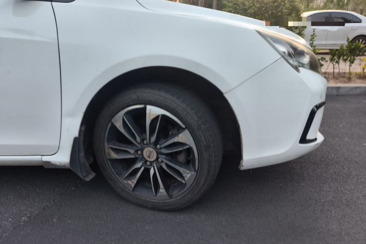 Used BYD Qin New Energy 2015 1.5T Dual-Crown Flagship Plus Edition Right Front Wheel Hub