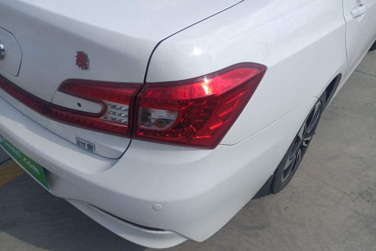 Used BYD Qin New Energy 2015 1.5T Dual-Crown Flagship Plus Edition Right Rear Taillight