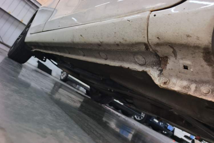 Used BYD Qin New Energy 2015 1.5T Dual-Crown Flagship Edition Right Side Sill