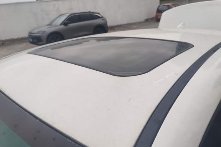 Used BYD Qin New Energy 2015 1.5T Dual-Crown Flagship Edition Roof