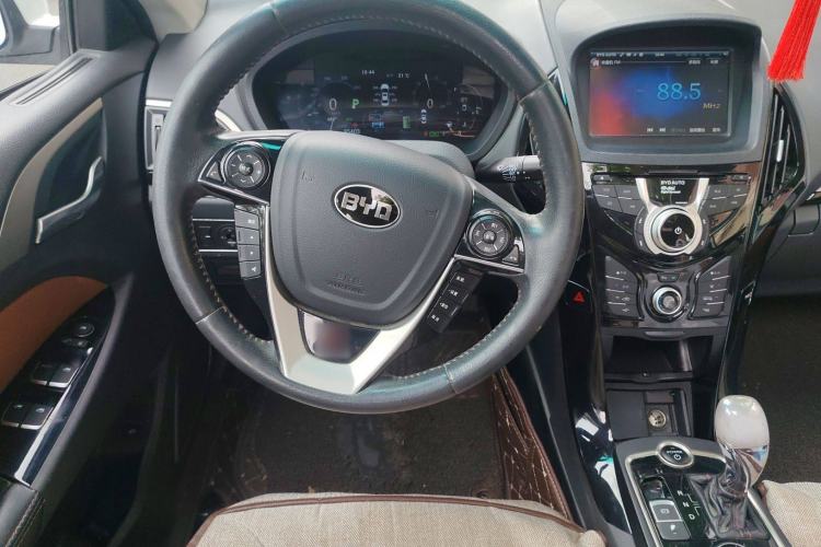Used BYD Qin New Energy 2015 1.5T Dual-Crown Flagship Plus Edition Steering Wheel