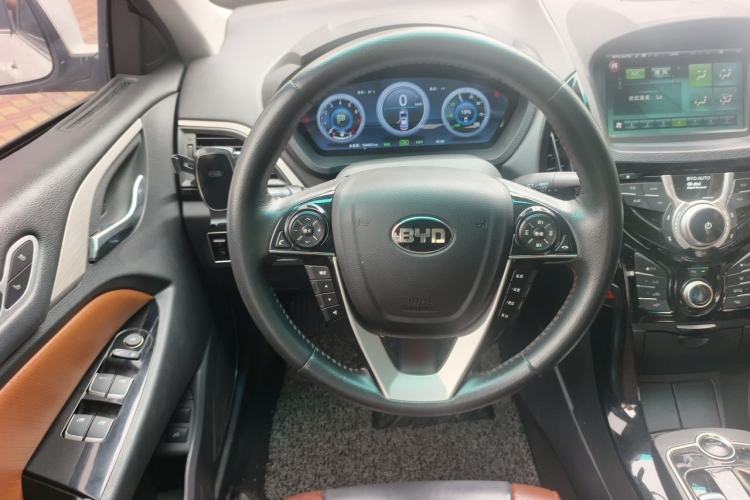 Used BYD Qin New Energy 2015 1.5T Dual-Crown Flagship Plus Edition Steering Wheel