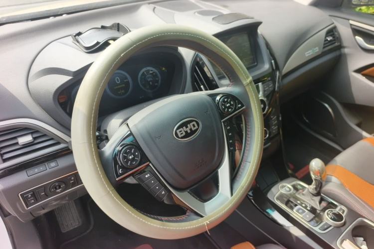 Used BYD Qin New Energy 2015 1.5T Dual-Crown Flagship Plus Edition Steering Wheel