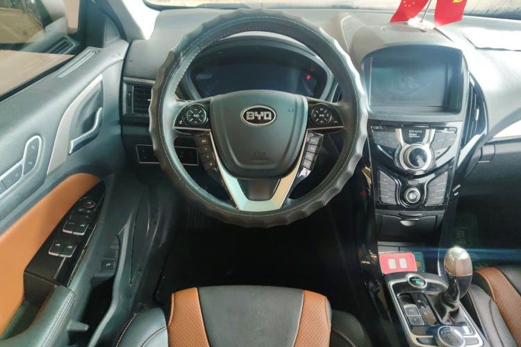 Used BYD Qin New Energy 2015 1.5T Dual-Crown Flagship Plus Edition Steering Wheel