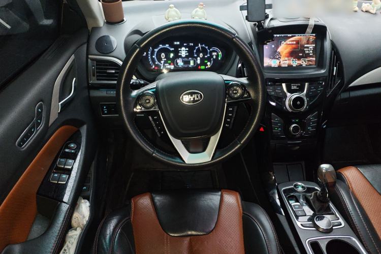 Used BYD Qin New Energy 2015 1.5T Dual-Crown Flagship Plus Edition Steering Wheel