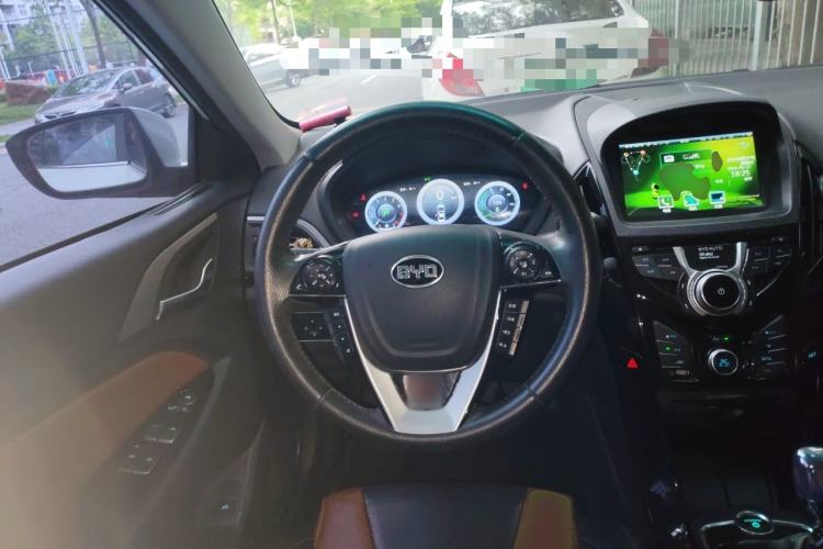 Used BYD Qin New Energy 2015 1.5T Dual-Crown Flagship Edition Steering Wheel