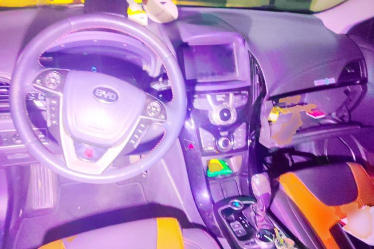 Used BYD Qin New Energy 2015 1.5T Dual-Crown Flagship Plus Edition Steering Wheel