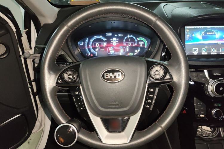 Used BYD Qin New Energy 2015 1.5T Dual-Crown Flagship Plus Edition Steering Wheel