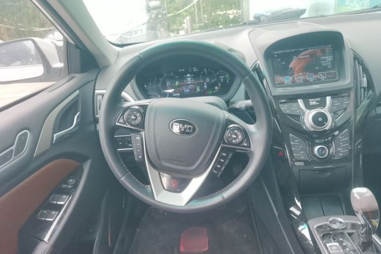 Used BYD Qin New Energy 2015 1.5T Dual-Crown Flagship Plus Edition Steering Wheel