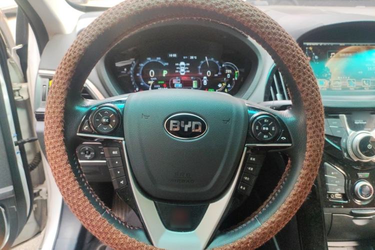 Used BYD Qin New Energy 2015 1.5T Dual-Crown Flagship Plus Edition Steering Wheel