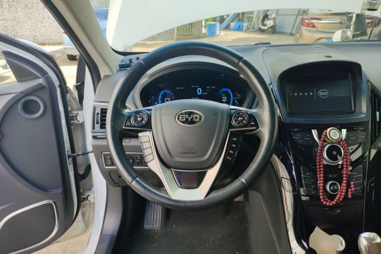 Used BYD Qin New Energy 2015 1.5T Dual-Crown Flagship Plus Edition Steering Wheel