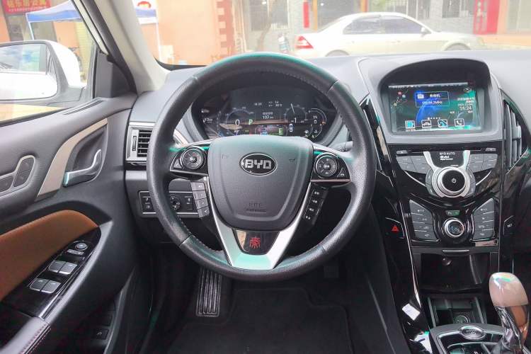 Used BYD Qin New Energy 2015 1.5T Dual-Crown Flagship Plus Edition Steering Wheel