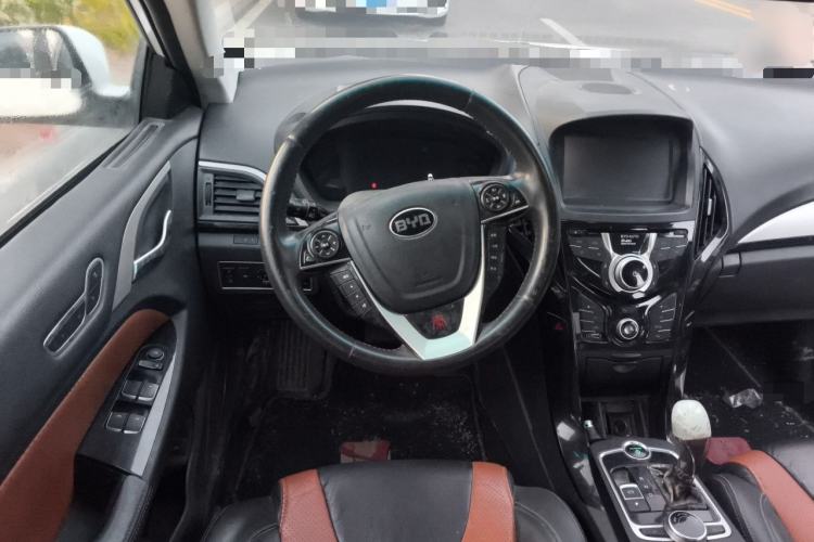 Used BYD Qin New Energy 2015 1.5T Dual-Crown Flagship Plus Edition Steering Wheel