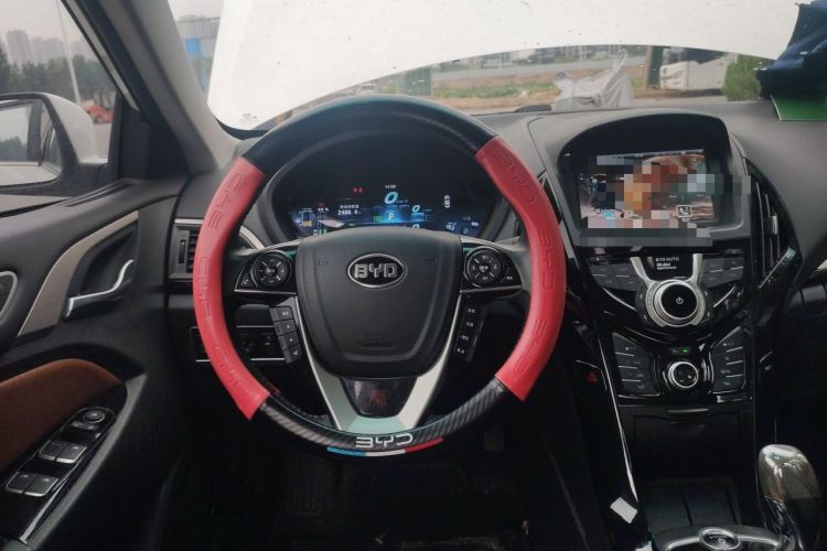 Used BYD Qin New Energy 2015 1.5T Dual-Crown Flagship Plus Edition Steering Wheel