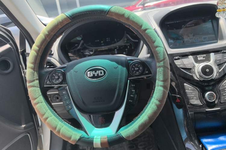 Used BYD Qin New Energy 2015 1.5T Dual-Crown Flagship Plus Edition Steering Wheel