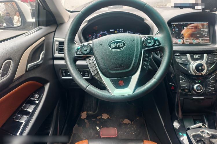 Used BYD Qin New Energy 2015 1.5T Dual-Crown Flagship Plus Edition Steering Wheel