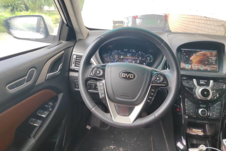 Used BYD Qin New Energy 2015 1.5T Dual-Crown Flagship Plus Edition Steering Wheel