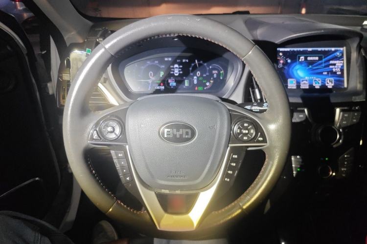 Used BYD Qin New Energy 2015 1.5T Dual-Crown Flagship Plus Edition Steering Wheel
