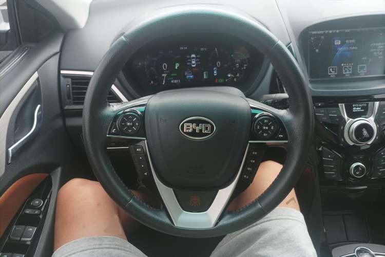 Used BYD Qin New Energy 2015 1.5T Dual-Crown Flagship Plus Edition Steering Wheel