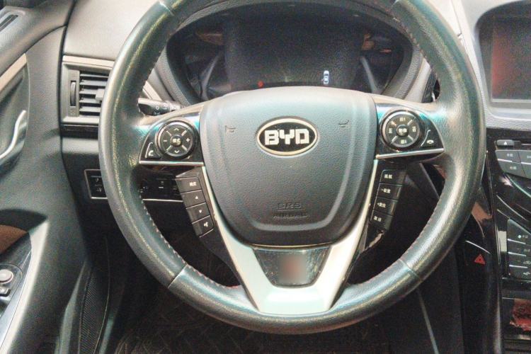 Used BYD Qin New Energy 2015 1.5T Dual-Crown Flagship Plus Edition Steering Wheel