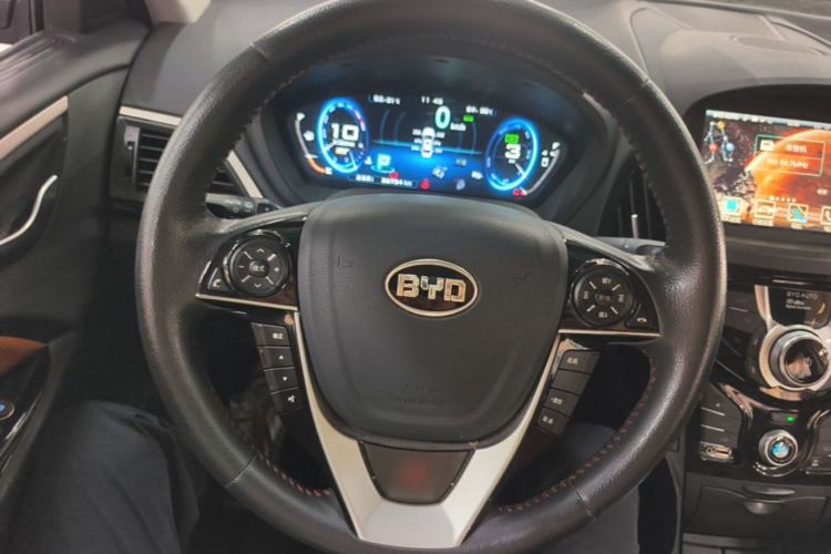 Used BYD Qin New Energy 2015 1.5T Dual-Crown Flagship Edition Steering Wheel