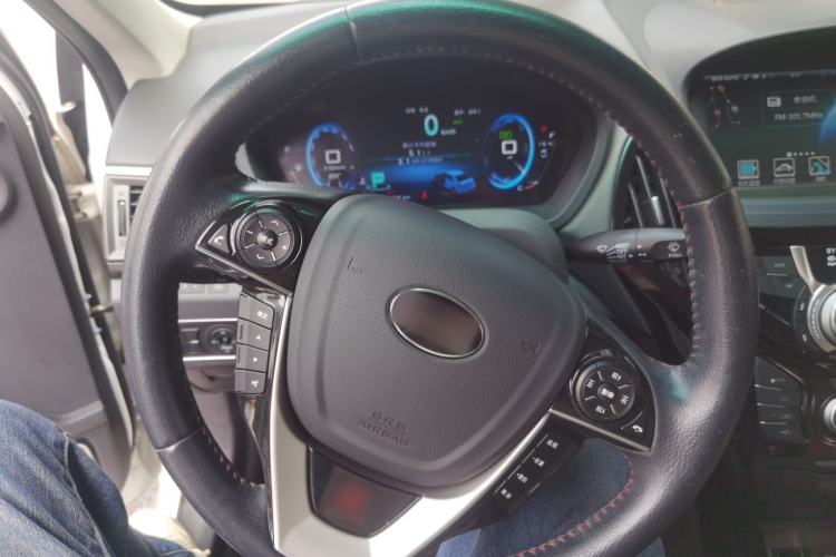Used BYD Qin New Energy 2015 1.5T Dual-Crown Flagship Plus Edition Steering Wheel