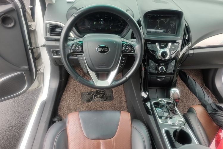 Used BYD Qin New Energy 2015 1.5T Dual-Crown Flagship Plus Edition Steering Wheel