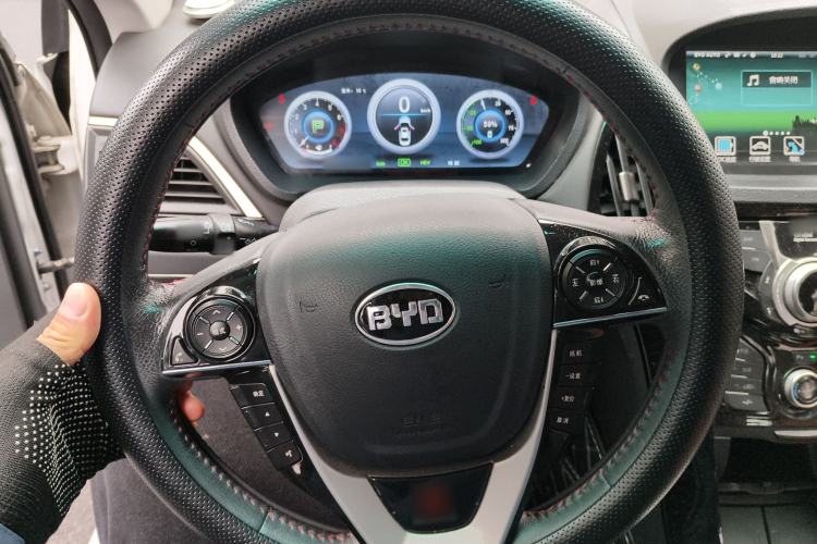 Used BYD Qin New Energy 2015 1.5T Dual-Crown Flagship Plus Edition Steering Wheel