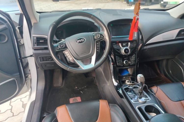 Used BYD Qin New Energy 2015 1.5T Dual-Crown Flagship Plus Edition Steering Wheel
