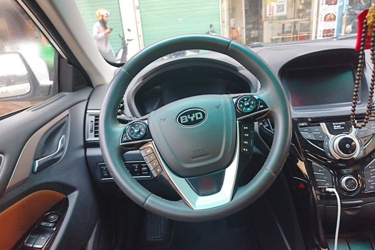 Used BYD Qin New Energy 2015 1.5T Dual-Crown Flagship Plus Edition Steering Wheel