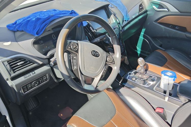 Used BYD Qin New Energy 2015 1.5T Dual-Crown Flagship Edition Steering Wheel