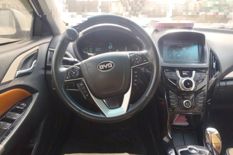 Used BYD Qin New Energy 2015 1.5T Dual-Crown Flagship Edition Steering Wheel
