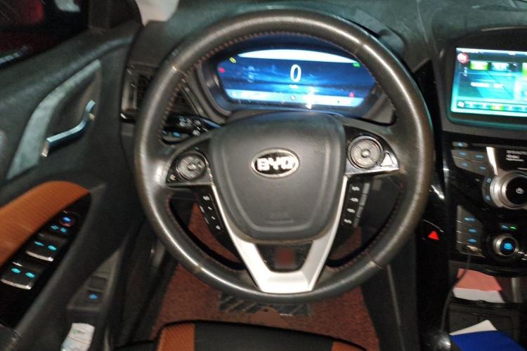 Used BYD Qin New Energy 2015 1.5T Dual-Crown Flagship Plus Edition Steering Wheel