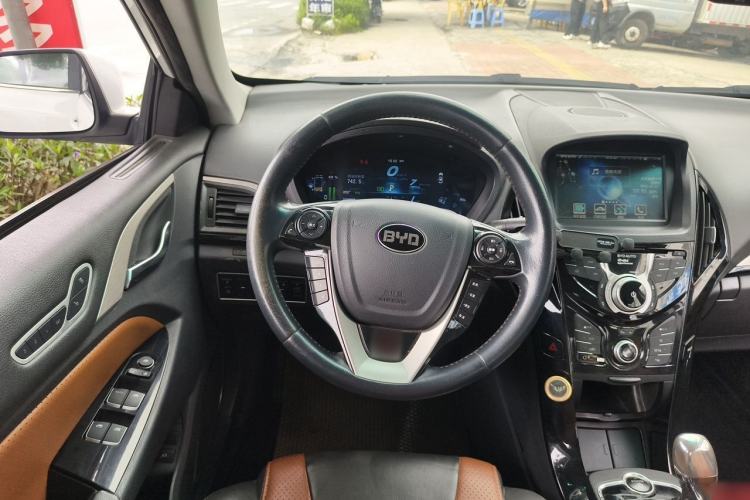 Used BYD Qin New Energy 2015 1.5T Dual-Crown Flagship Plus Edition Steering Wheel