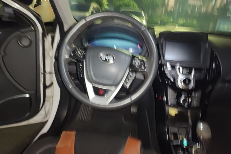 Used BYD Qin New Energy 2015 1.5T Dual-Crown Flagship Edition Steering Wheel
