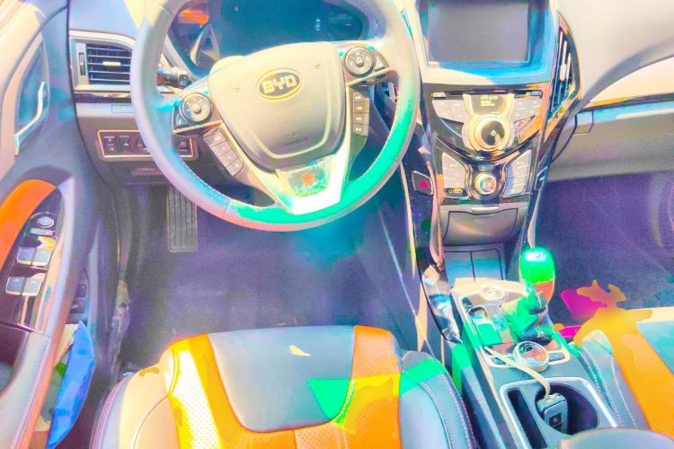 Used BYD Qin New Energy 2015 1.5T Dual-Crown Flagship Plus Edition Steering Wheel