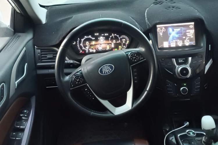 Used BYD Qin New Energy 2015 1.5T Dual-Crown Flagship Plus Edition Steering Wheel