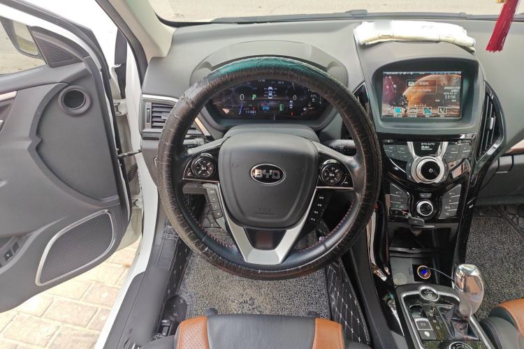 Used BYD Qin New Energy 2015 1.5T Dual-Crown Flagship Plus Edition Steering Wheel
