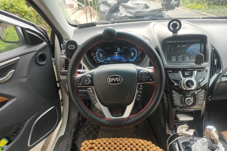 Used BYD Qin New Energy 2015 1.5T Dual-Crown Flagship Plus Edition Steering Wheel