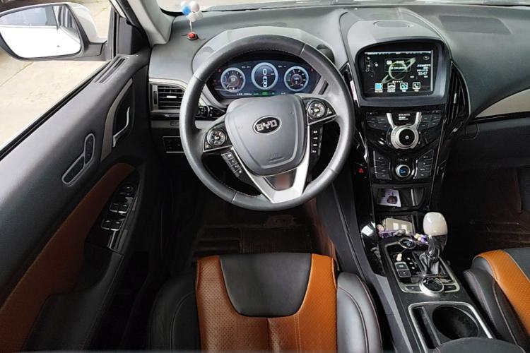 Used BYD Qin New Energy 2015 1.5T Dual-Crown Flagship Plus Edition Steering Wheel